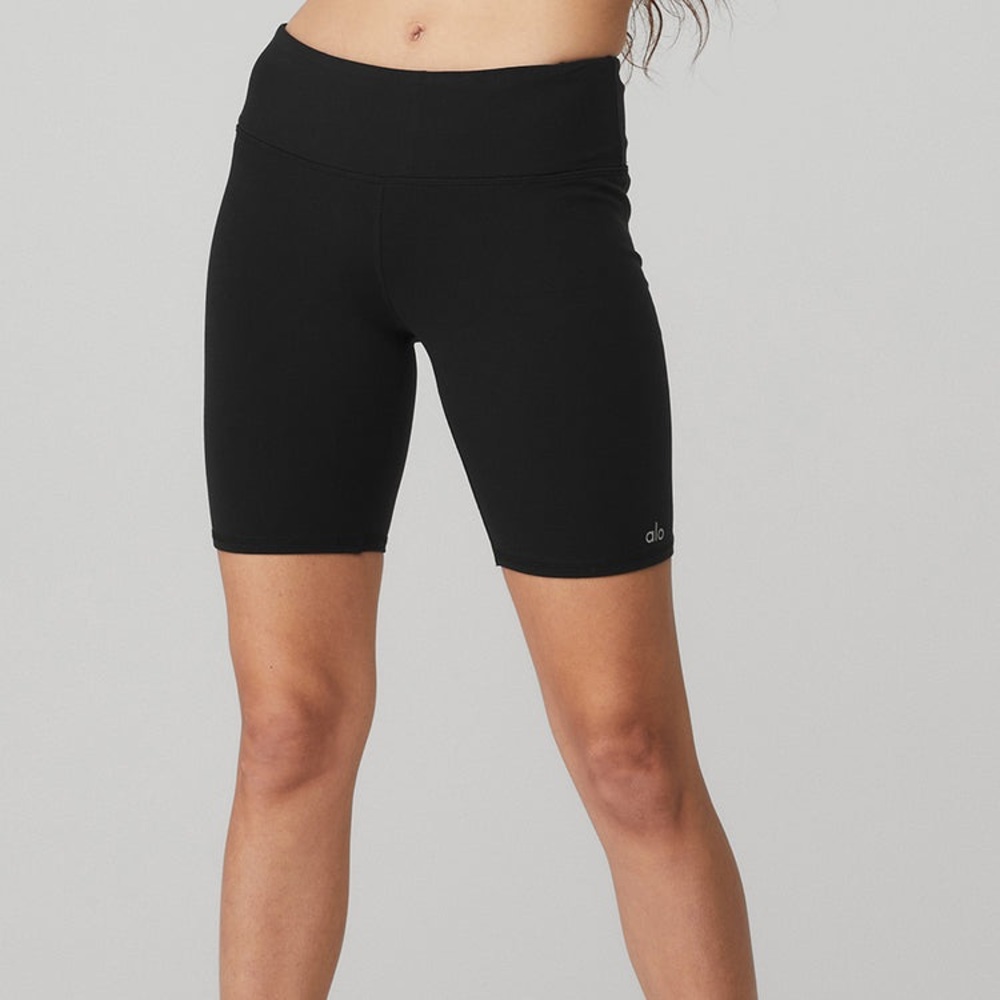 NWT Alo Yoga 7” Airbrush Biker Short - Medium